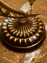 Lade das Bild in den Galerie-Viewer, Halbmond Metall Glaslampe
